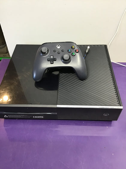 Microsoft Xbox One with Wired Controller