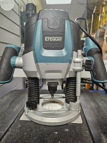 Erbauer 2100W 230-240V Corded Plunge Router