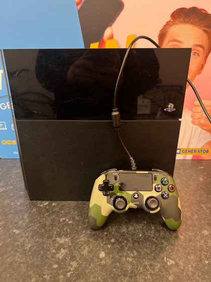 PLAYSTATION 4 500GB WITH WIRED PAD AND WIRES LEIGH STORE.