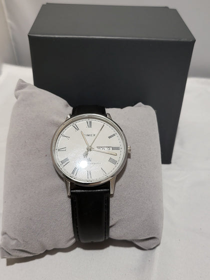 Timex Gents Waterbury Leather Strap Watch TW2U88400