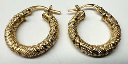 18CT GOLD HOOP EARRINGS
