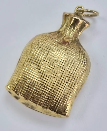 9ct Gold Pendant *bag of love*