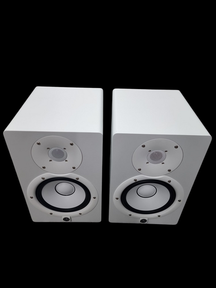 Yamaha HS7 Active Studio speakers Pair white