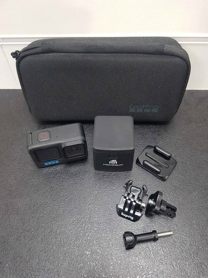 GO PRO HERO10 EDITION WITH 3 EXTRA BATTERIES