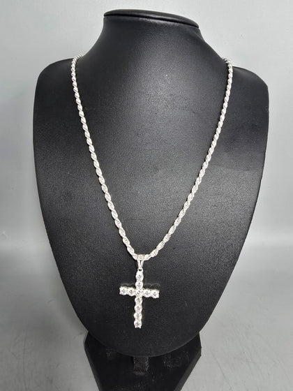 ***BRAND NEW*** 33.2G 925 SILVER CHAIN WITH CROSS PENDENT 24