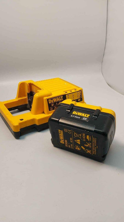 Bundle Of DeWALT 28V DE9280 2.2AH Battery With DE9000 Charger