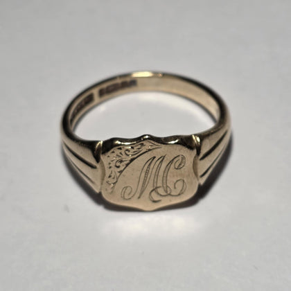 9ct Gold Ring - Size T1/2