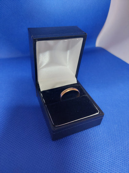 22K Gold (750) Gold Ring, Hallmarked and Tested, Weight: 2.7Grams, Size: M
