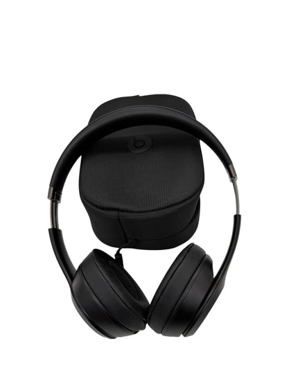 Beats solo with carry case/Black