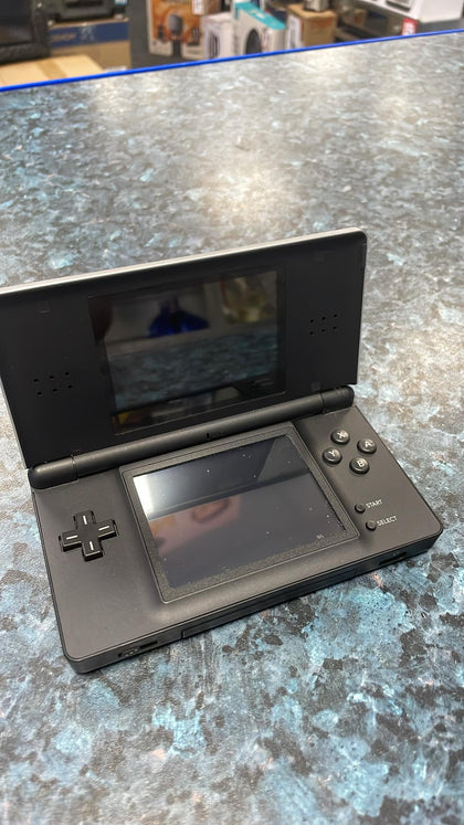 NINTENDO DS LITE.