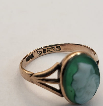 Beautiful 9ct Yellow Gold Green And White Cameo ring - 2.37G  - Size P - Hallmarked
