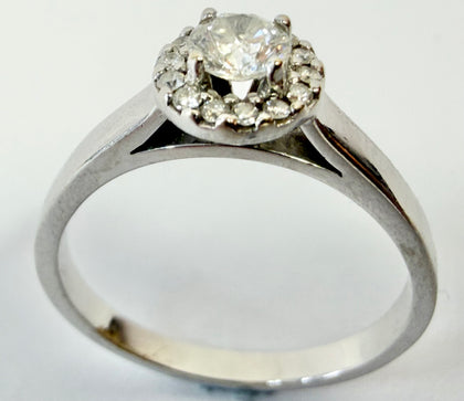 18ct white gold diamond halo cluster ring size P 1/2
