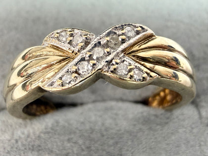 9ct gold twist ring size M