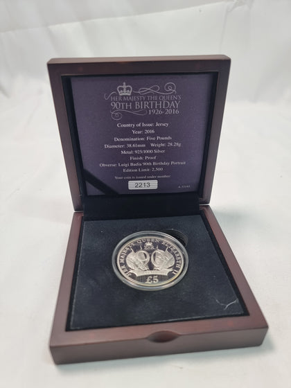 Her majesty queen Elizabeth 2nd £5 coin in case bailiwick of jersey 2016 edition