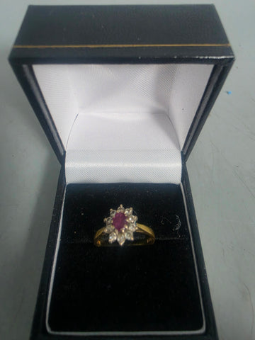 18ct GOLD RING WITH RED STONE 3.2G 750 Size K