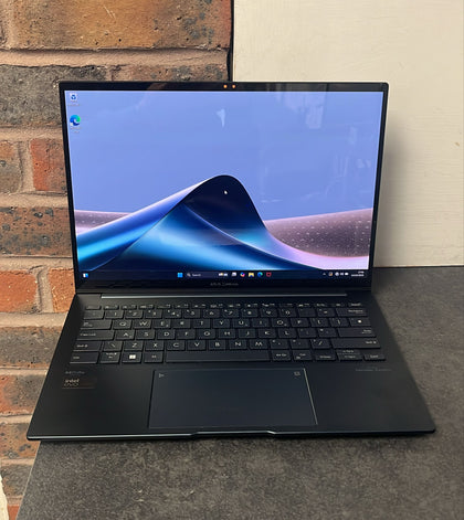 Asus ZenBook OLED Touch Screen Laptop Intel Ultra 7 UX3405M
