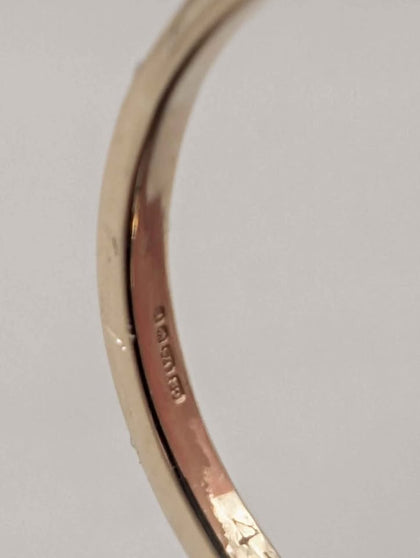 9ct Yellow Gold Rig With 3x Translucent Green Stones - Size K