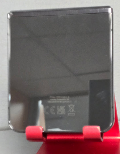 Samsung Galaxy Z Flip5 256GB Graphite, ***Unlocked, Unboxed***