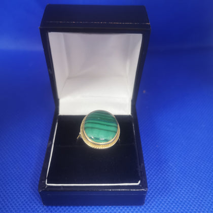 7.2g Hallmarked 9ct Yellow Gold Ring - Size T, Malachite Stone