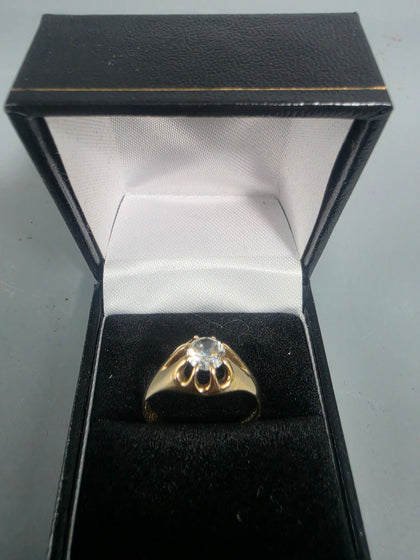 9CT Gold Ring 2.9G Size S HM 375 With Stone