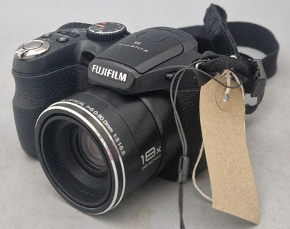 Fuji FinePix S2950 14M,.