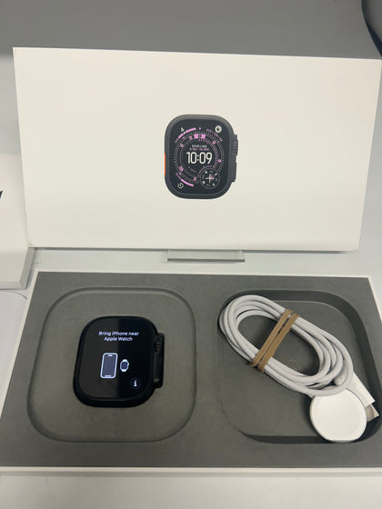 Apple Watch Ultra 3 49mm Black Titanium + Milanese Loop