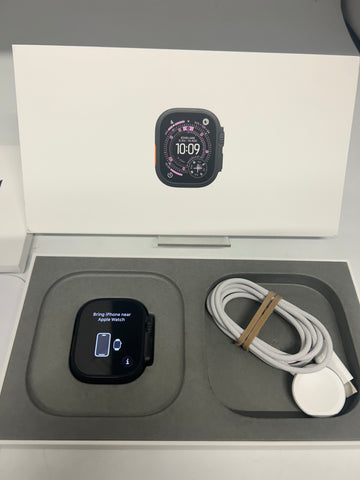 Apple Watch Ultra 3 49mm Black Titanium + Milanese Loop