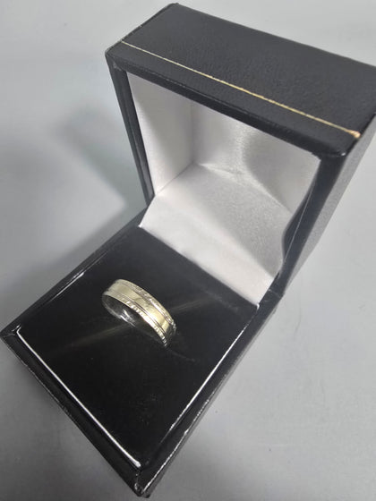 9CT White Gold Ring 375 2.2G Size O
