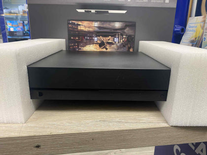 Xbox one X 1tb - boxed