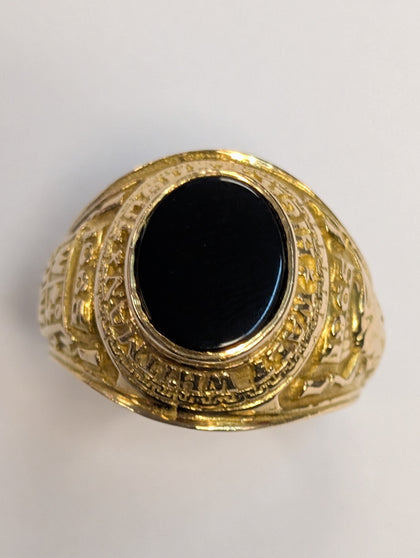 Vintage 18ct yellow gold ring with onyx size R