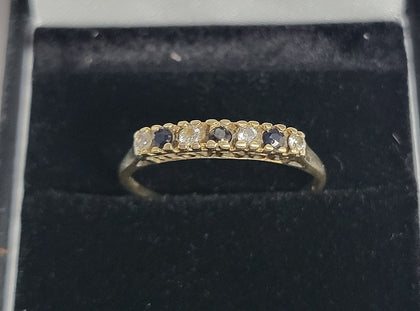 9ct Yellow Gold I Love You Ring With Clear And Black Stones - 1.34G - Size P. Hallmarked