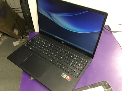 Hp laptop Ryzen 3 7320u 8GB 240gb SSD