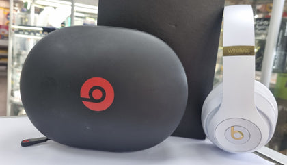 Beats studio 3 wireless noise cancelling  headphones