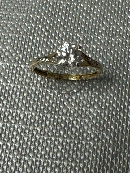 9ct Gold Ring with Clear Stone.