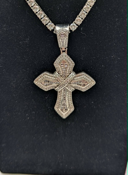 925 Hallmarked Silver, Heavy Baguette Crossover Cross on Cube Embedded Chain, 20