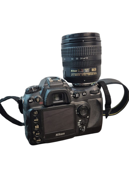 Nikon D200 with Nikkor AF-S 18-70mm