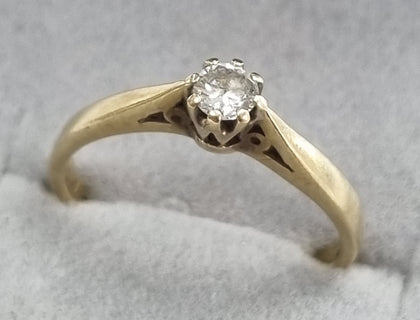 9ct Gold Diamond Ring 0.15ct.