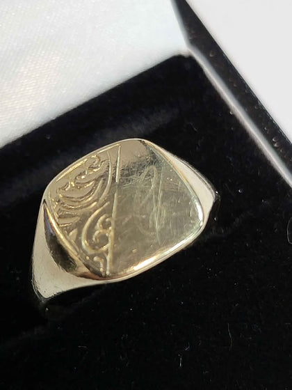 9ct Yellow Gold Signet Ring - Size Q - 2.54g