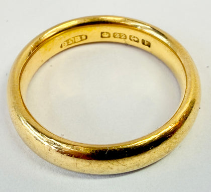 22ct yellow gold wedding band ring size N