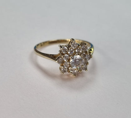 9ct gold cluster ring cz stones Size O