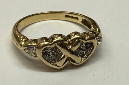 9CT GOLD DIAMOND HEARTS RING SIZE L 1/2