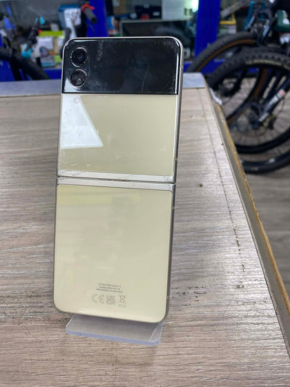 Samsung Galaxy Z Flip3 128GB C grade