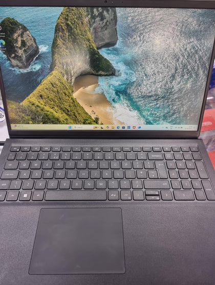 Dell Inspiron 15 (3520) – 15 Inch 12th-Gen Core i3-1215U, 8 GB RAM, 256 GB SSD Win 11,