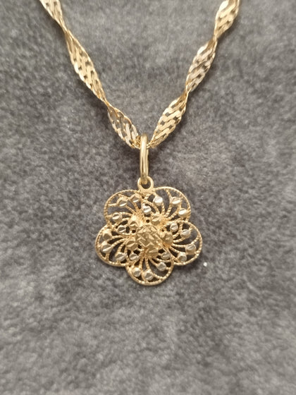 14 Yellow & White Gold Singapore Chain & Filigree Flower Pendant