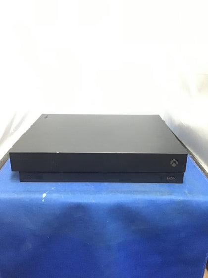 Xbox one x  (No pad).