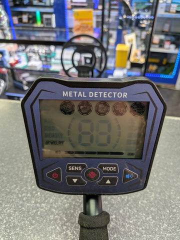 METAL DETECTOR & HEADPHONES