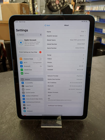 iPad 10th Generation 64GB Wi-Fi + Cellular