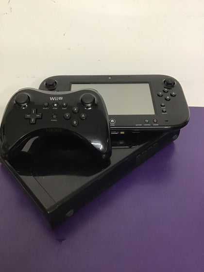 Wii U 32GB Bundle with 6 games & wii u pro controller.