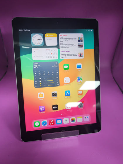 Apple iPad 6th gen Silver 32GB  A189- Boxed Good condition