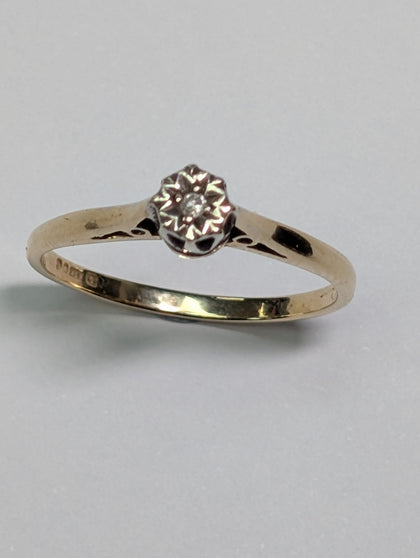 9CT GOLD DIAMOND RING